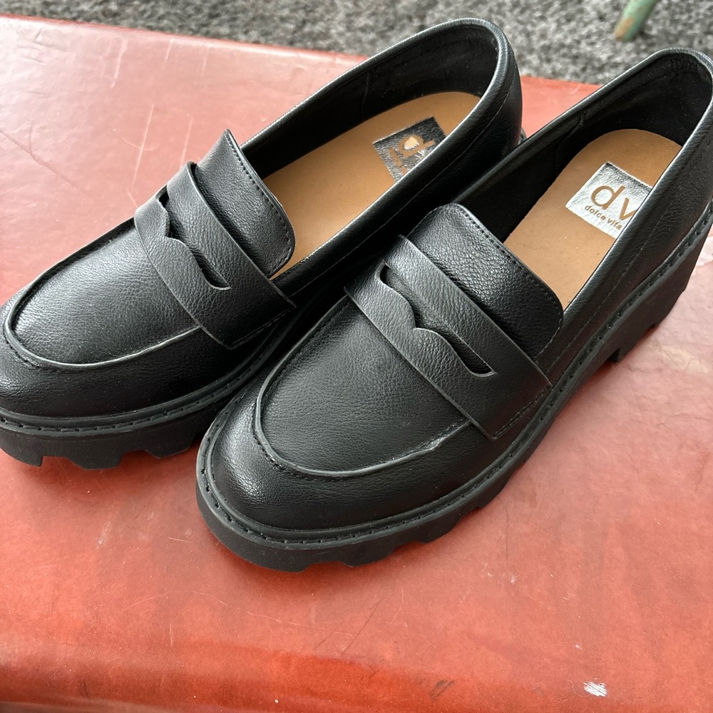 DOLCE VITA BLACK PLATFORM NWOT sz 7